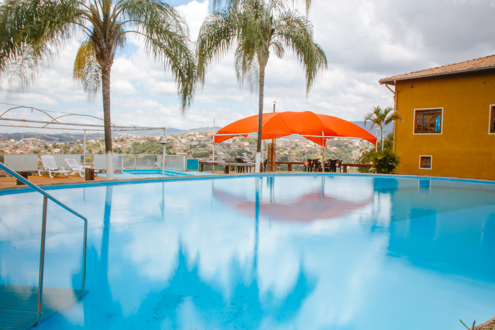 Piscina vista panorâmica